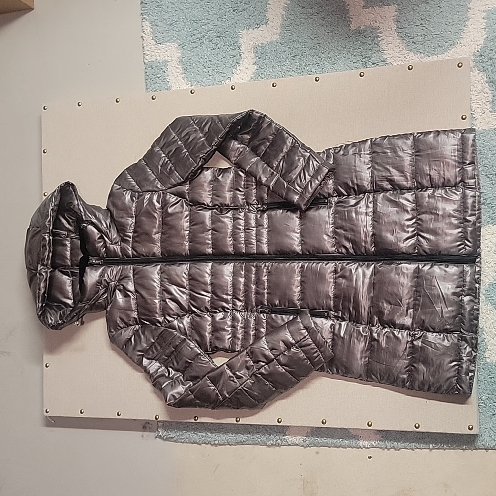 Andrew Marc New York puffer jacket lightweight insulated soft removable hood